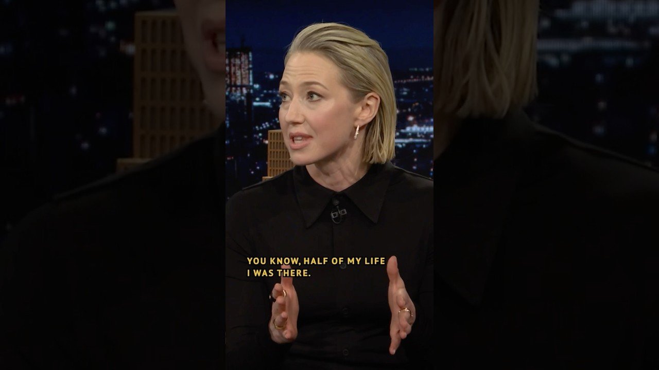 #CarrieCoon reacts to the meme of her running in #TheWhiteLotus 🤣 #FallonTonight